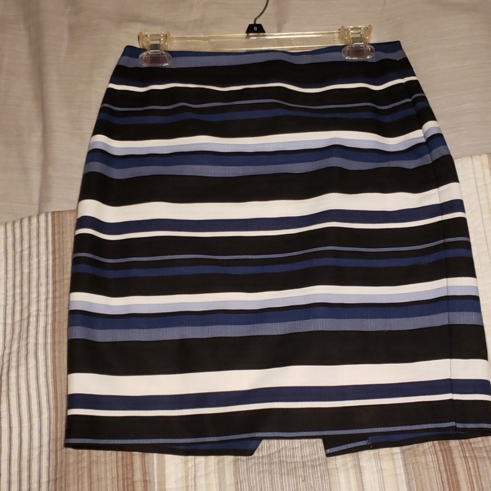 Skirt - Picture 3 of 4
